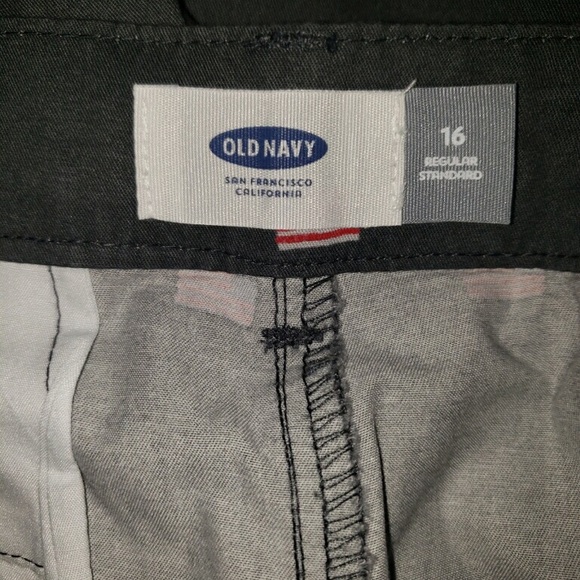 Boy's Old Navy shorts 

Color gray 

Size 16 - Picture 3 of 5